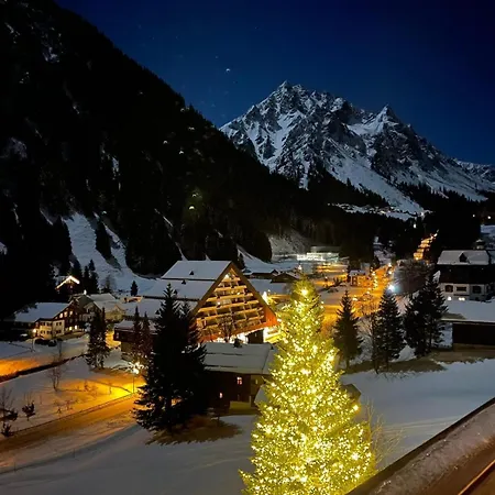 Alpenrose ホテル ガルゲレン