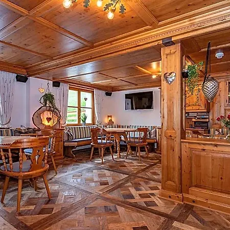 Alpenrose Hotel