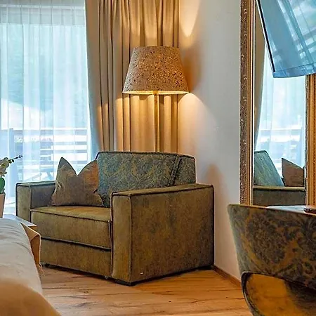 Alpenrose Hotel 3*